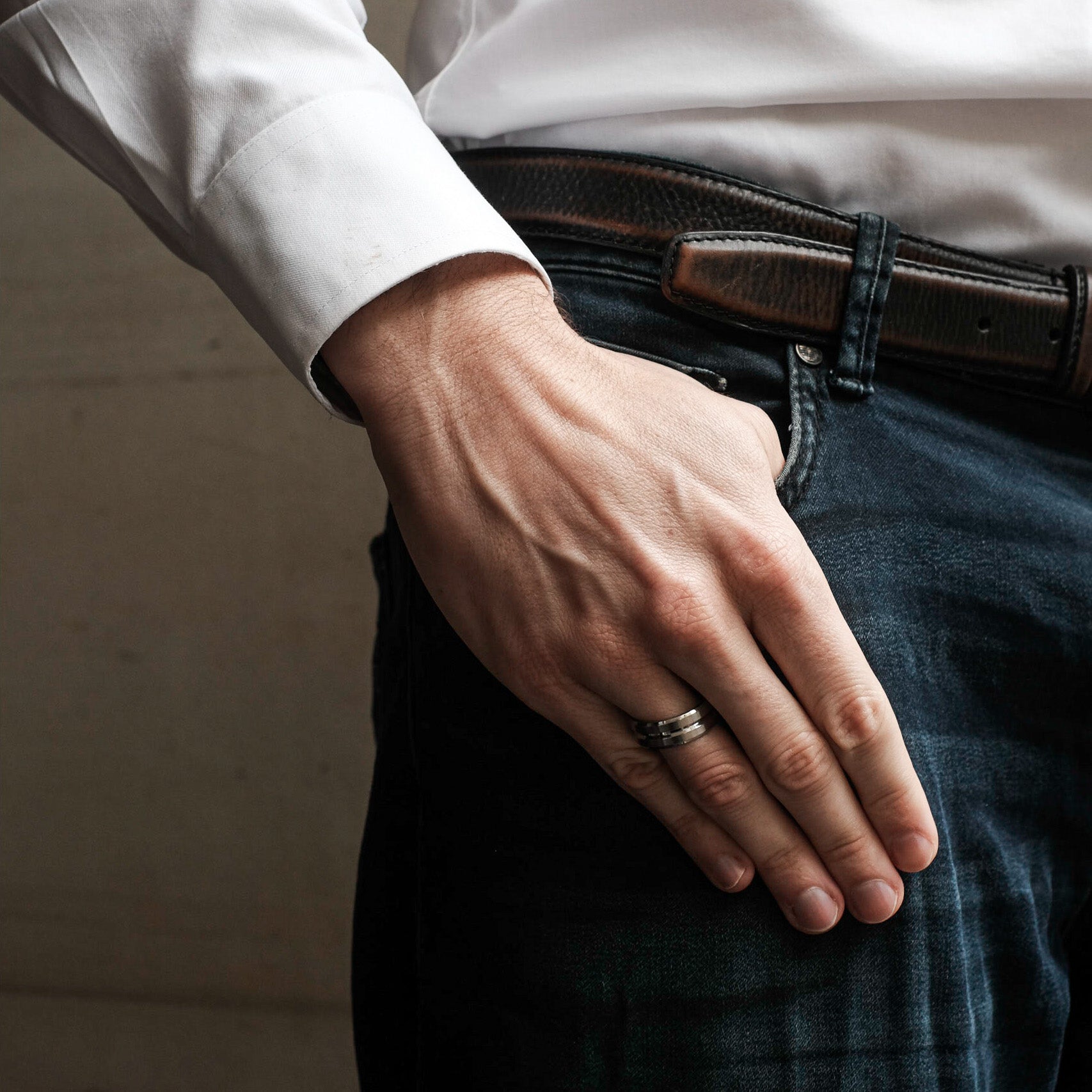 The Hanks - Brushed Beveled Titanium Ring