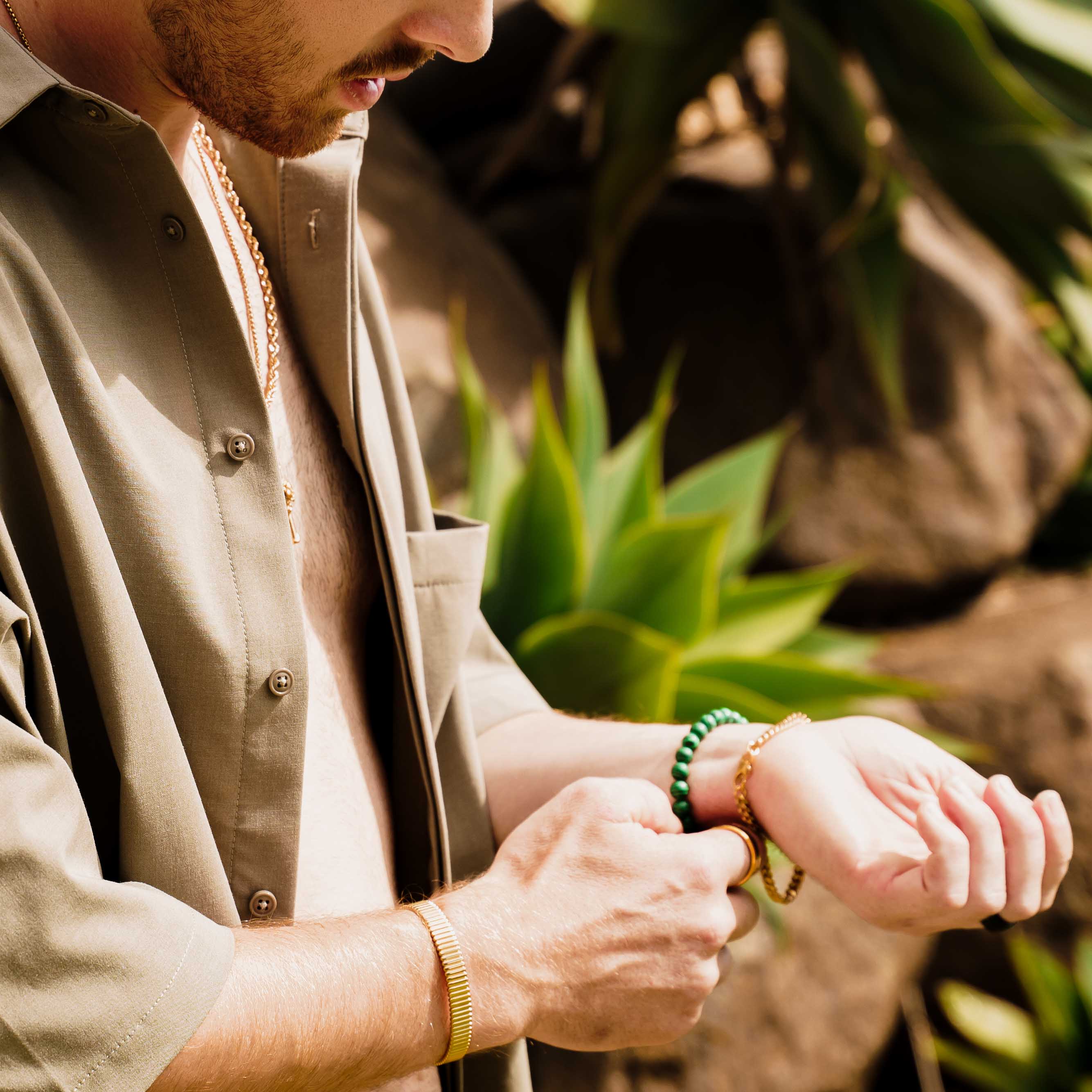 Ribbed Cuff Bangle (Gold)
