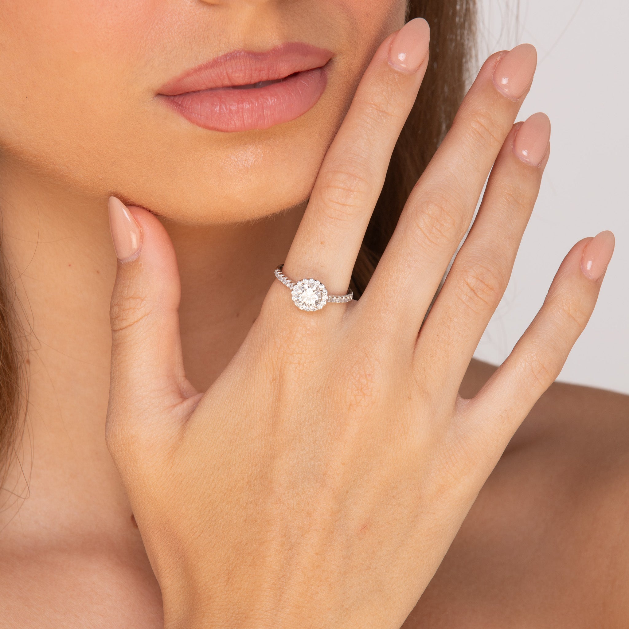 The Ariana - 1.0 crt Moissanite Diamond Ring