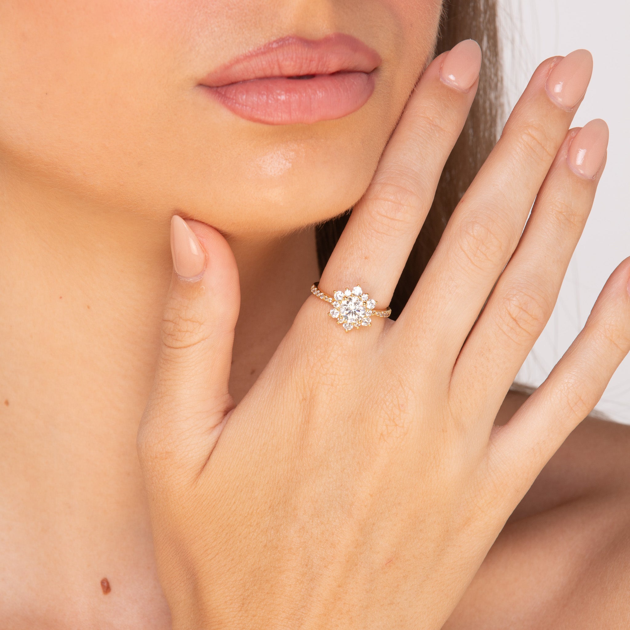 The Chloe - 1.0 crt Moissanite Diamond Ring