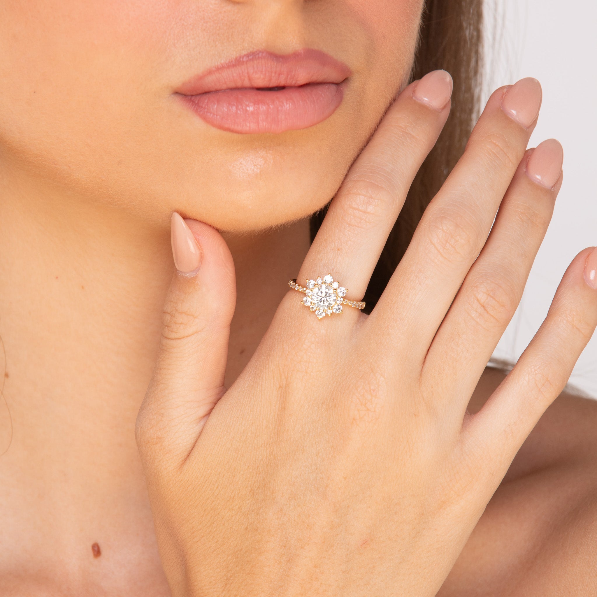 The Chloe - 1.0 crt Moissanite Diamond Ring